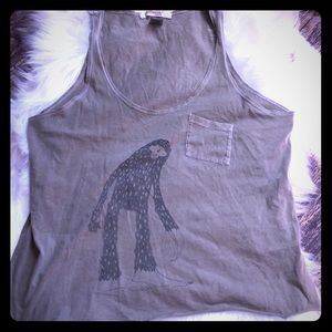 ❤️Authentic Pigment sz M cropped olive sloth shirt